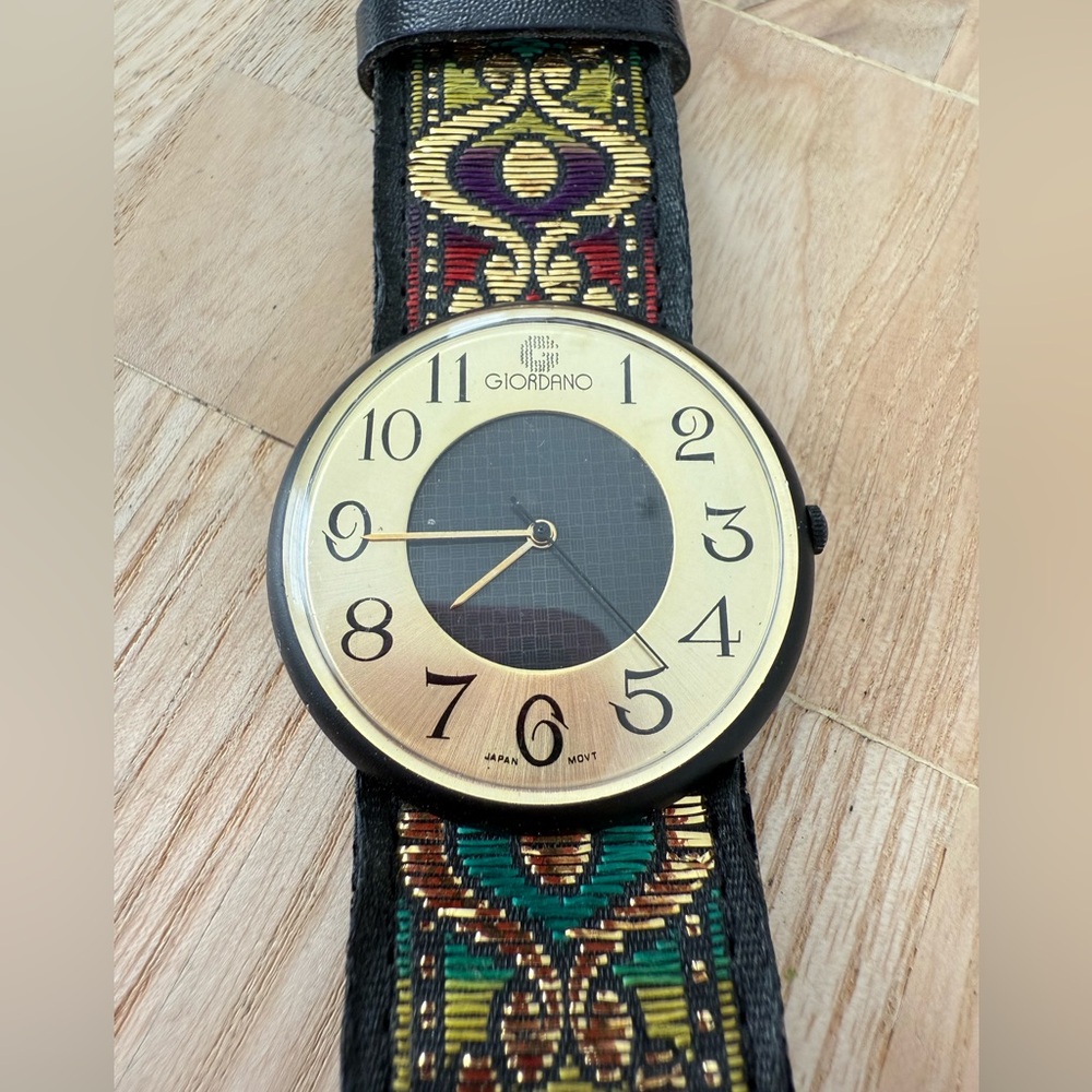 Vintage giordano ladies gold tone and jacquard strap watch NEW BATTERY